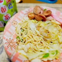 Snapdishの料理写真:野菜たっぷりイカ焼きそば|Kumiko Hongさん