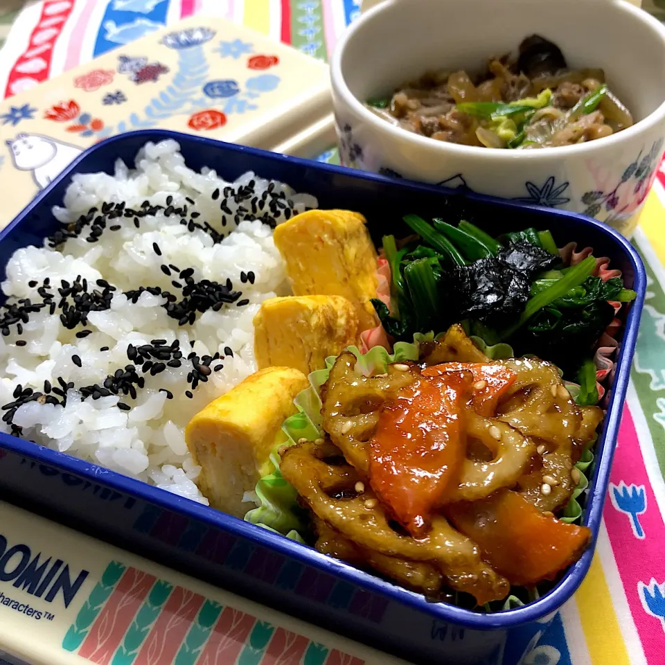 お弁当(12/1)
ごまご飯、牛すき、蓮根と牛蒡の揚げ煮、ほうれん草の磯香和え、卵焼き|さっちんさん