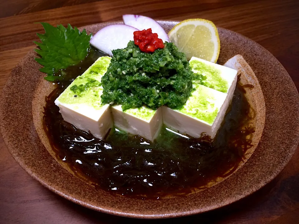 もずく酢とうふ蕪葉に豆板醤乗せ🌿🌶|ぱぴこ家さん