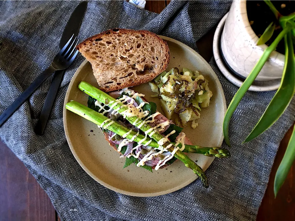 Ham & Asparagus Sandwich 🍃🌿|welcomeizumiさん