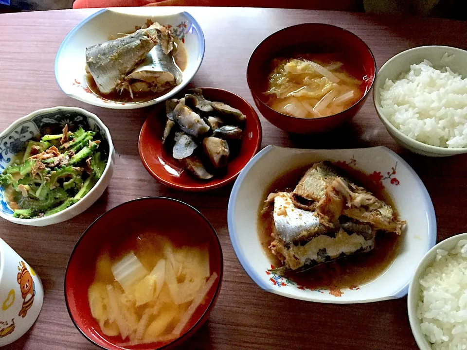 Snapdishの料理写真:ニシンの煮付けと、ナス味噌炒め。味噌汁とご飯|chiiさん