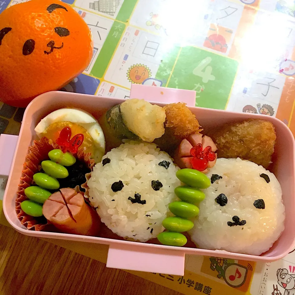 Snapdishの料理写真:小学校弁当。小1おにぎり自作|M.Rさん