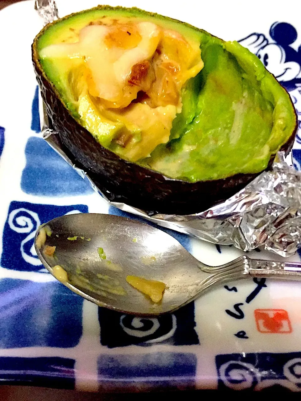 写真撮る前に食われた(^^)💦

アボカド🥑の味噌チーズ焼き‼️
アーモンド、蜂蜜、牛乳、生クリーム、味噌、
胡椒、シュレッドチーズ、砂糖|Yukihiko Ishidaさん