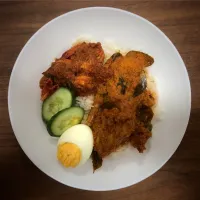 Snapdishの料理写真:Nasi lemak With chicken curry and prawn sambal|Anita Chiamさん