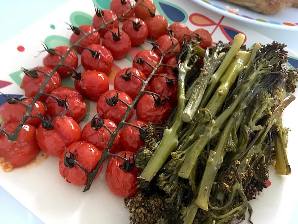 Slow roast cherry tomatoes and broccolini|Ong Sor Fernさん