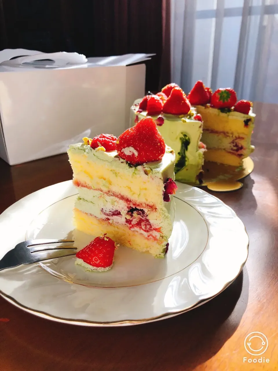 ケーキ教室で習ってきた、ピスタチオと国産イチゴの濃厚ショートケーキ🍰|Hiromi  Yamauraさん