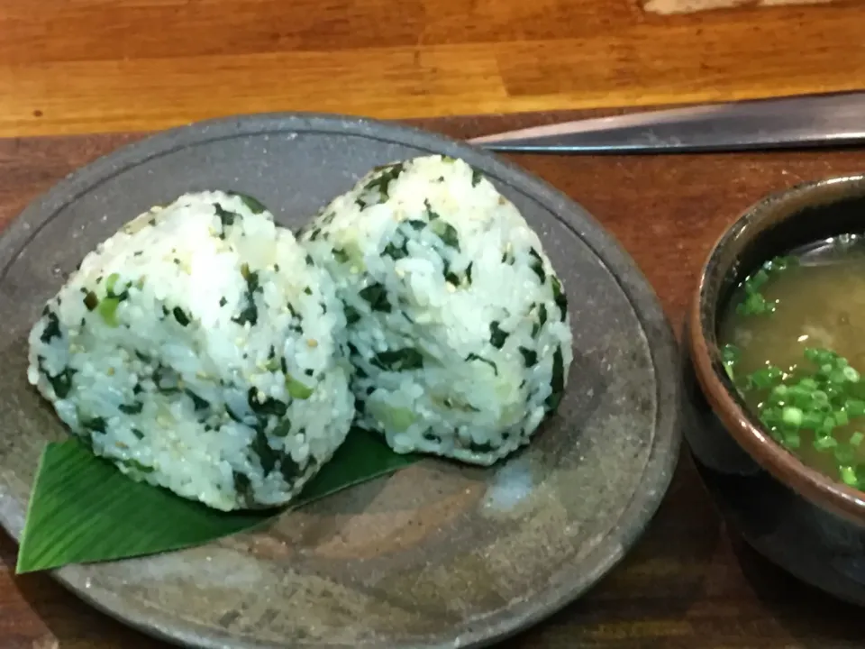 自分賄い飯
  広島菜の
  おにぎり
  モズクの
    味噌汁|ちゅら夏さん