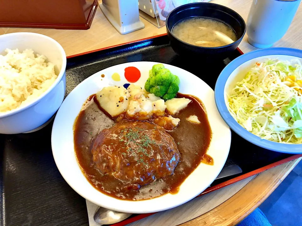 北欧風シチューハンバーグ定食|T. Wonderさん