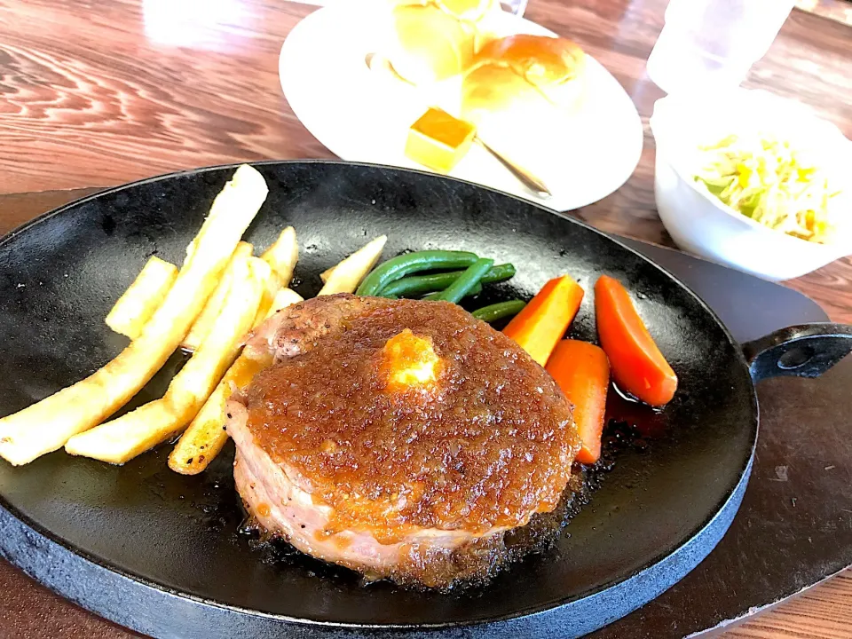 お昼に食べた牛ヒレステーキ200グラム|Ikuさん