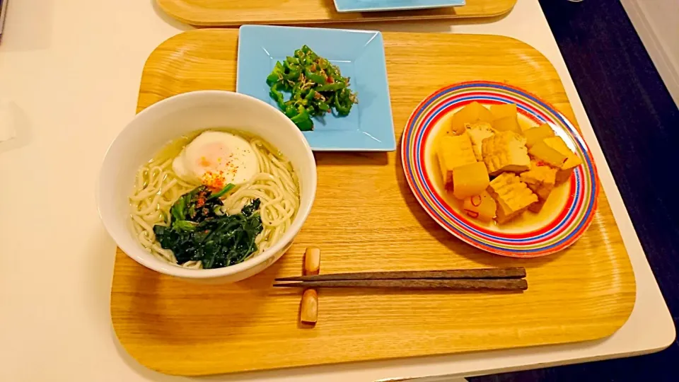 今日の夕食 れんこんうどん、厚揚げと大根の煮物、ピーマンとじゃこの炒め物|pinknari🐰🌈さん