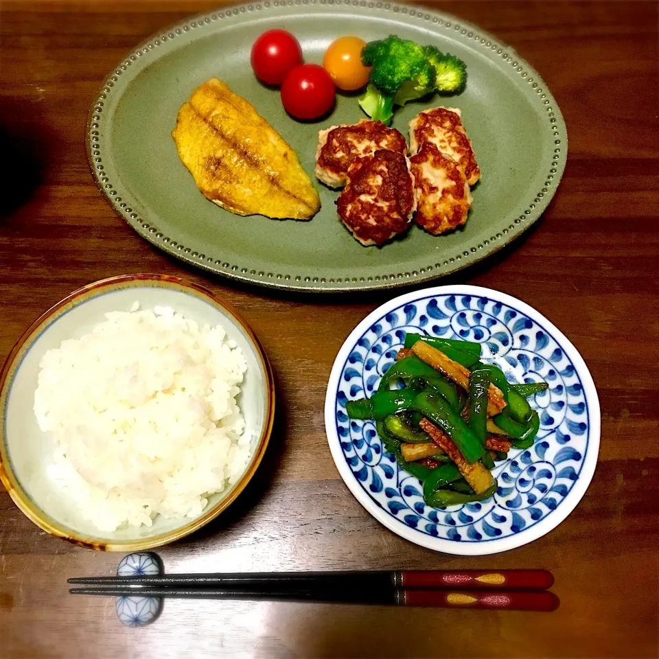 アジのカレー粉ムニエル
れんこんの味噌つくね
ピーマンとちくわのきんぴら|たまさん