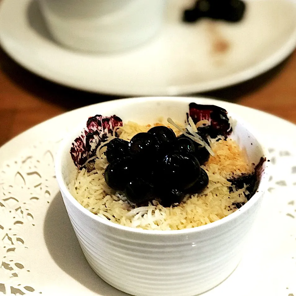 Blueberry Shortbread Crumble with Toasted Coconut|Emanuel Hayashiさん