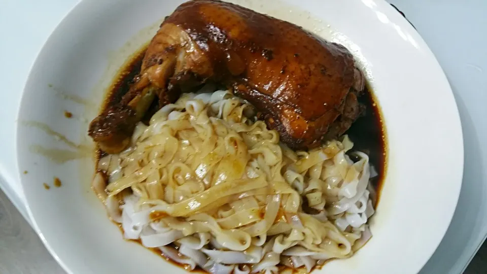 Braised chicken noodles|🌷lynnlicious🌷さん