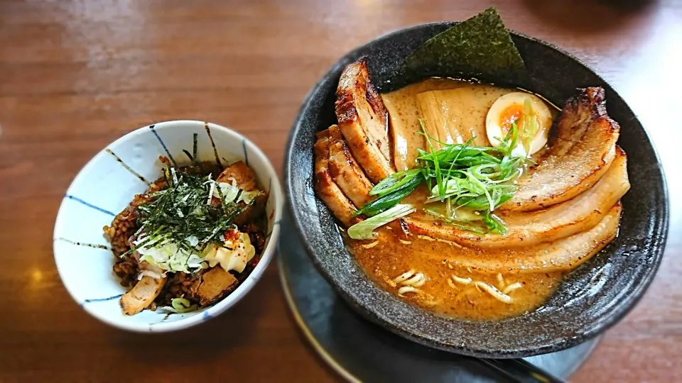 いっとうや かさね醤油ちゃーしゅうと炊き込みちゃーしゅー丼|ミナミ ヒロヤさん