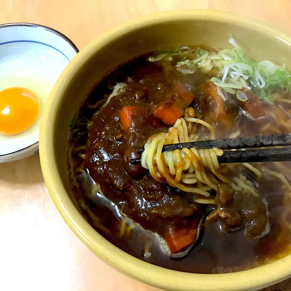 最後はカレーラーメン🍜笑
 #たくさん作ったカレー  #カレーラーメン|たまこっこさん