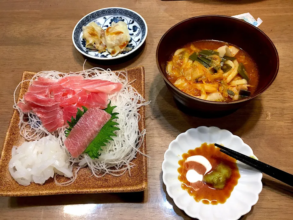 玉露円の昆布茶で煮込みうどん作成！ 
ベースは赤味噌ですが昆布茶で旨味あっぷ！
昆布茶は何にでも隠し味に使います。
ぜひやってみてください！(*^_^*)|マダム   ハ・シャーミさん