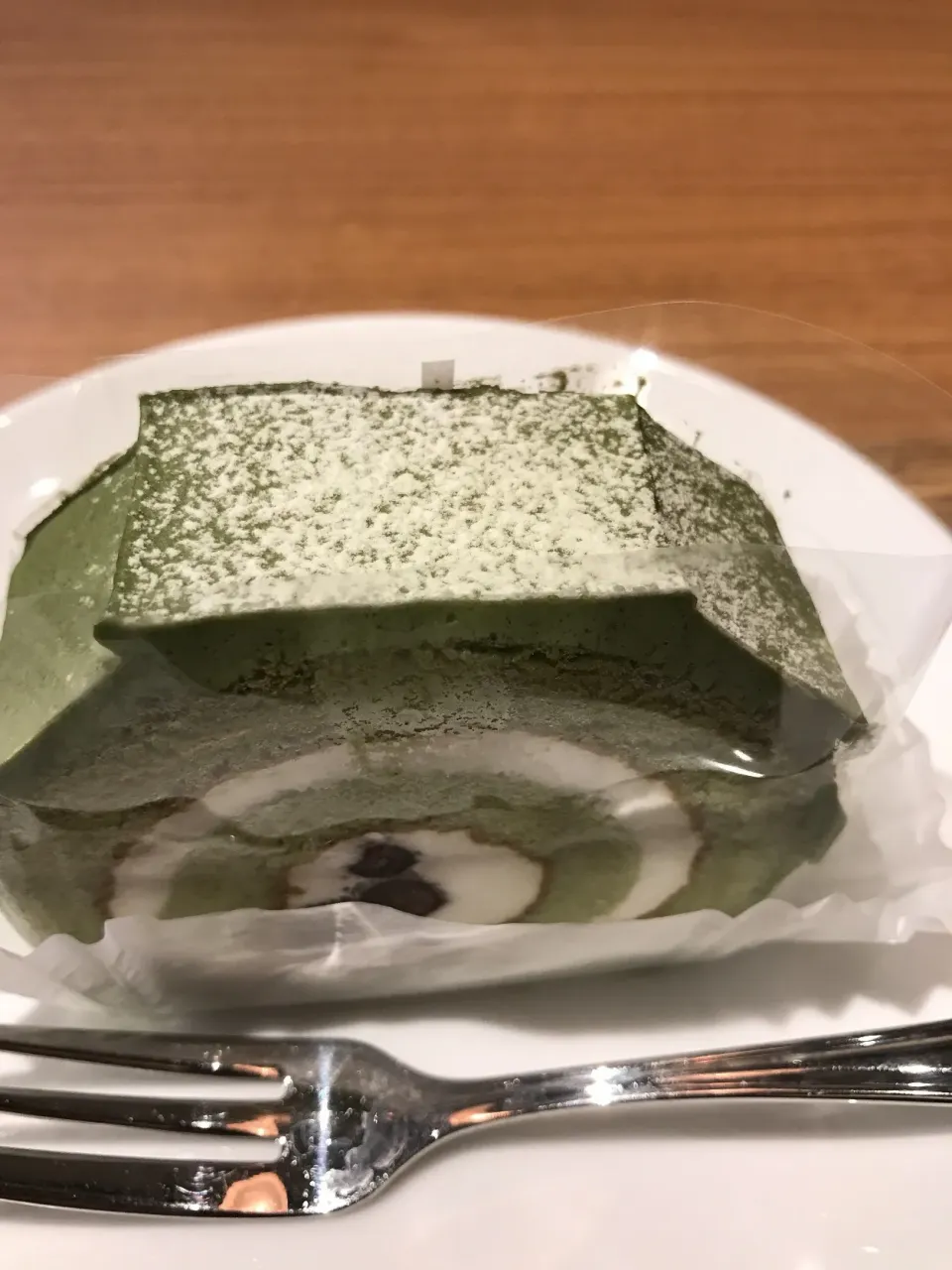 抹茶のロールケーキ|手品先輩さん