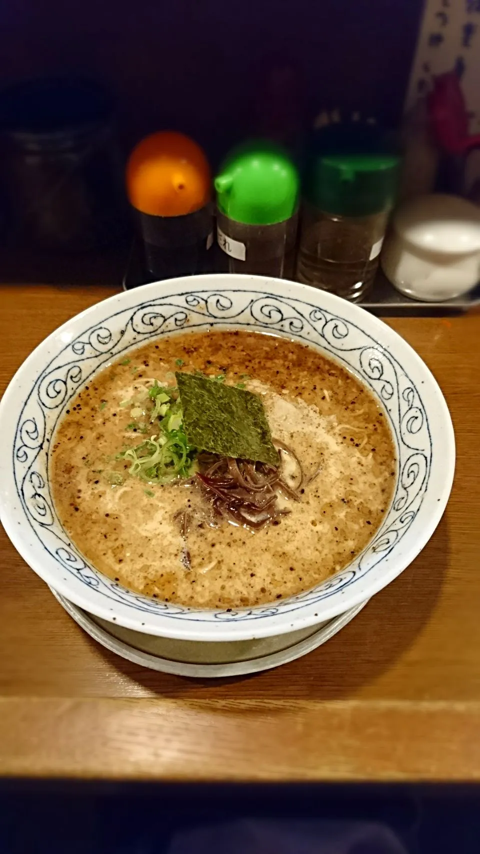 醤油豚骨ラーメンこなおとし|よちやまさん