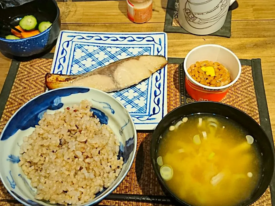 ぶり&納豆&えのきの味噌汁|まぐろさん