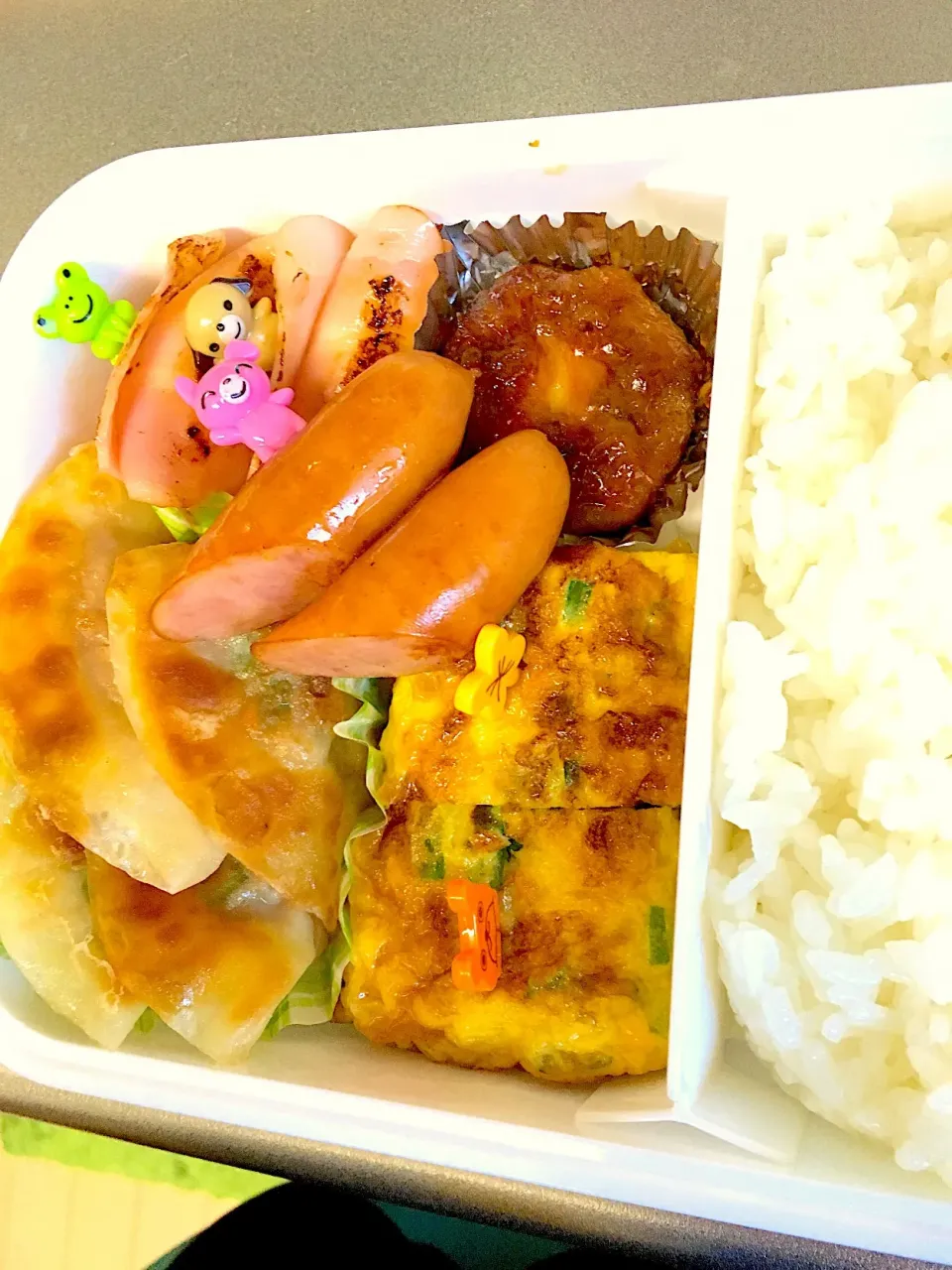 Snapdishの料理写真:#餃子  #お弁当  (ؓؒؒؑؑؖؔؓؒؐؐ⁼̴̀ωؘؙؖؕؔؓؒؑؐؕ⁼̴̀ )|Ⓜ︎🅰®︎ℹ︎さん