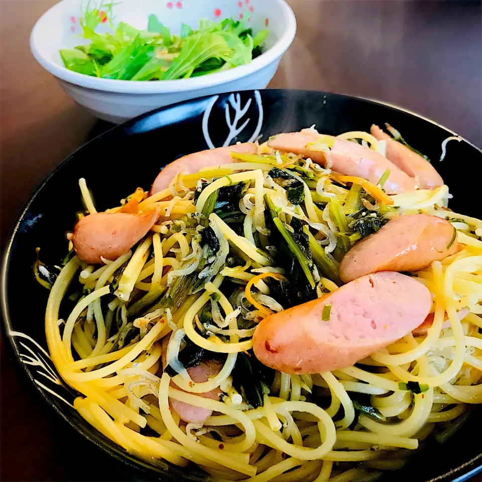 Snapdishの料理写真:みぶな漬物,しらす&ソーセージのペペロンチーノ🍝🌶   #お漬物deパスタ|Chirico❤️さん