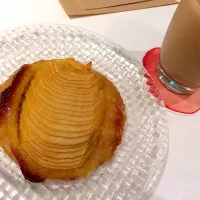 アップルパイとカフェラテ