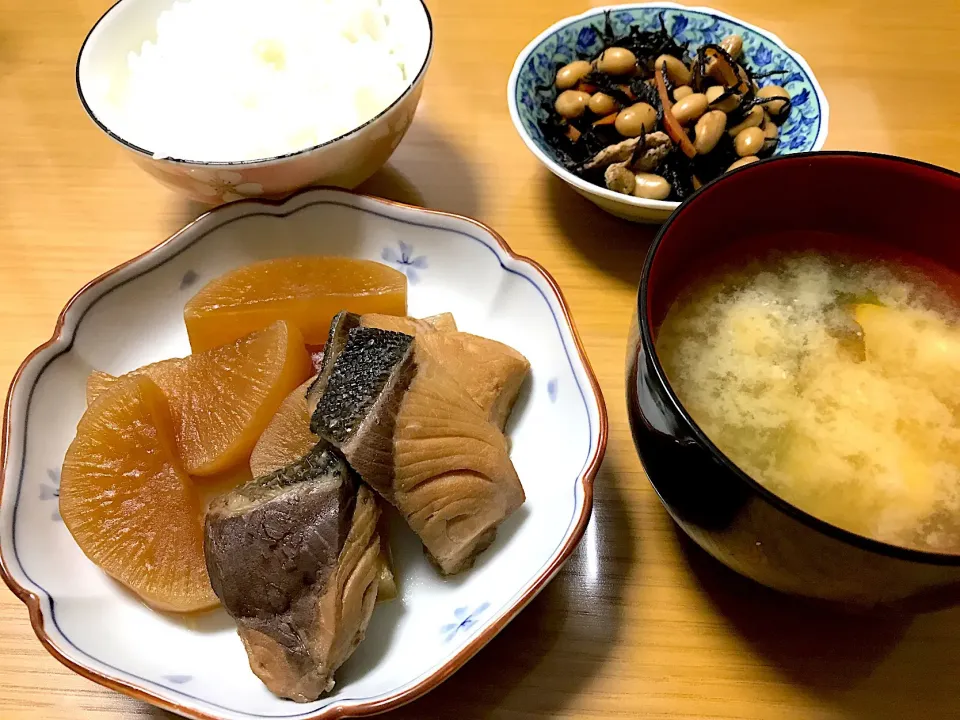 ぶり大根&豆腐の味噌汁&ひじきの煮物|sinさん