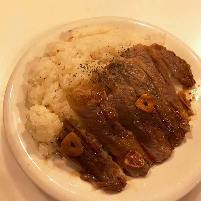 Snapdishの料理写真:#ステーキ丼#牛肉#夜ご飯|モエカスさん