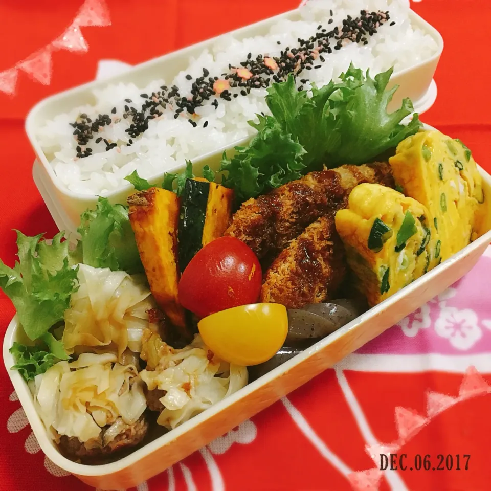 今日の #お弁当  #弁当  #お弁当記録  #アジフライ弁当  #シウマイ弁当|momo31omomさん