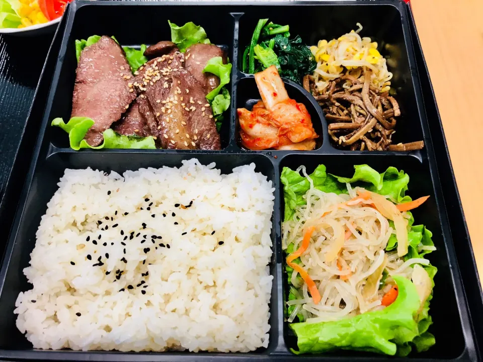 宅牛便のカルビ弁当|Food is lifeさん