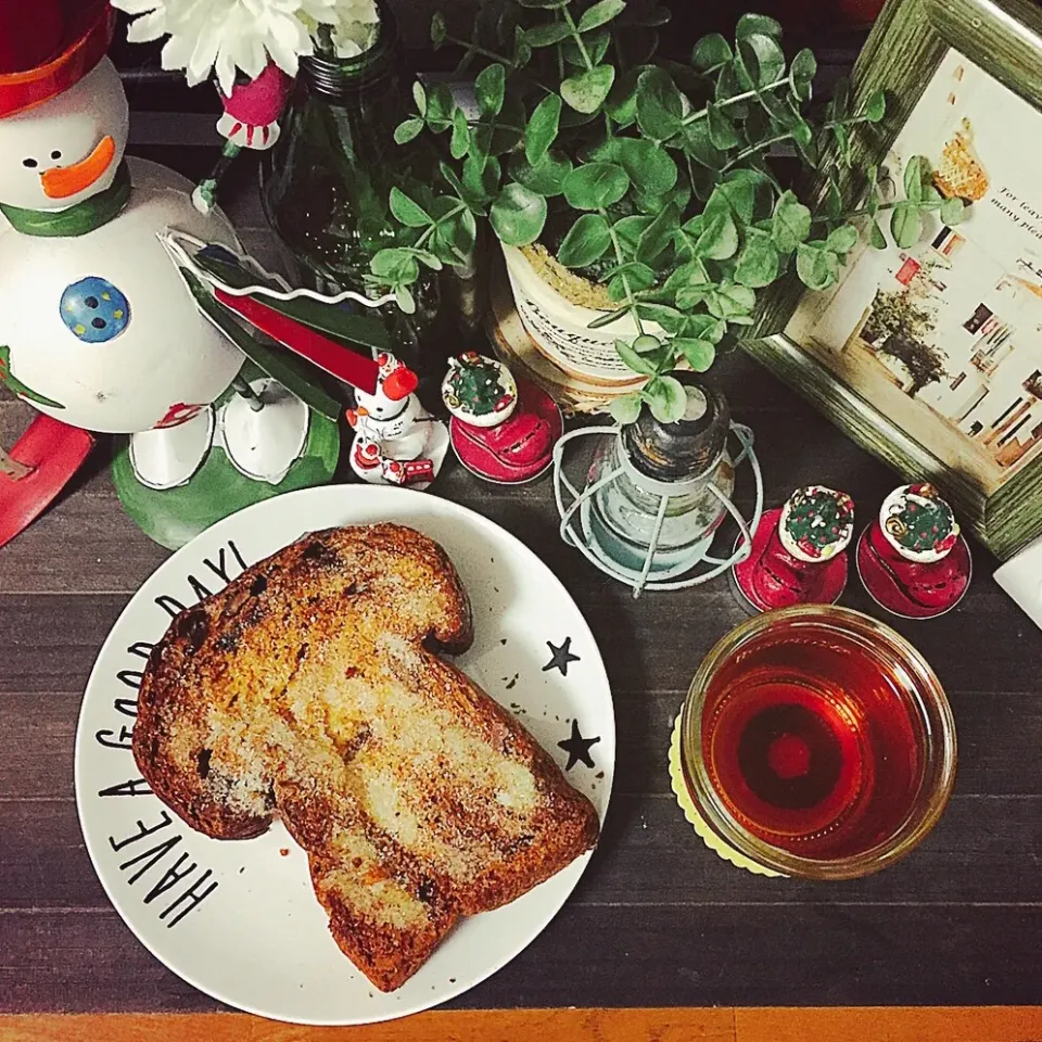 Snapdishの料理写真:冷凍ストックの食パンでラスク|はるなさん