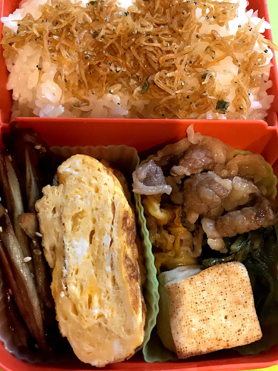 #本日のお弁当 は #昨晩のすき焼き に #卵焼き で ある程度 #すき焼き弁当 ( *^艸^)|Nao K. Tさん