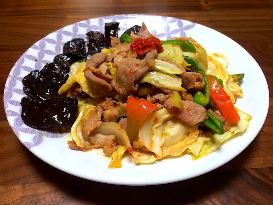 生きくらげ焼き＆ピーマン豚キャベツの甘辛味噌炒め🌑🍀🌶|ぱぴこ家さん