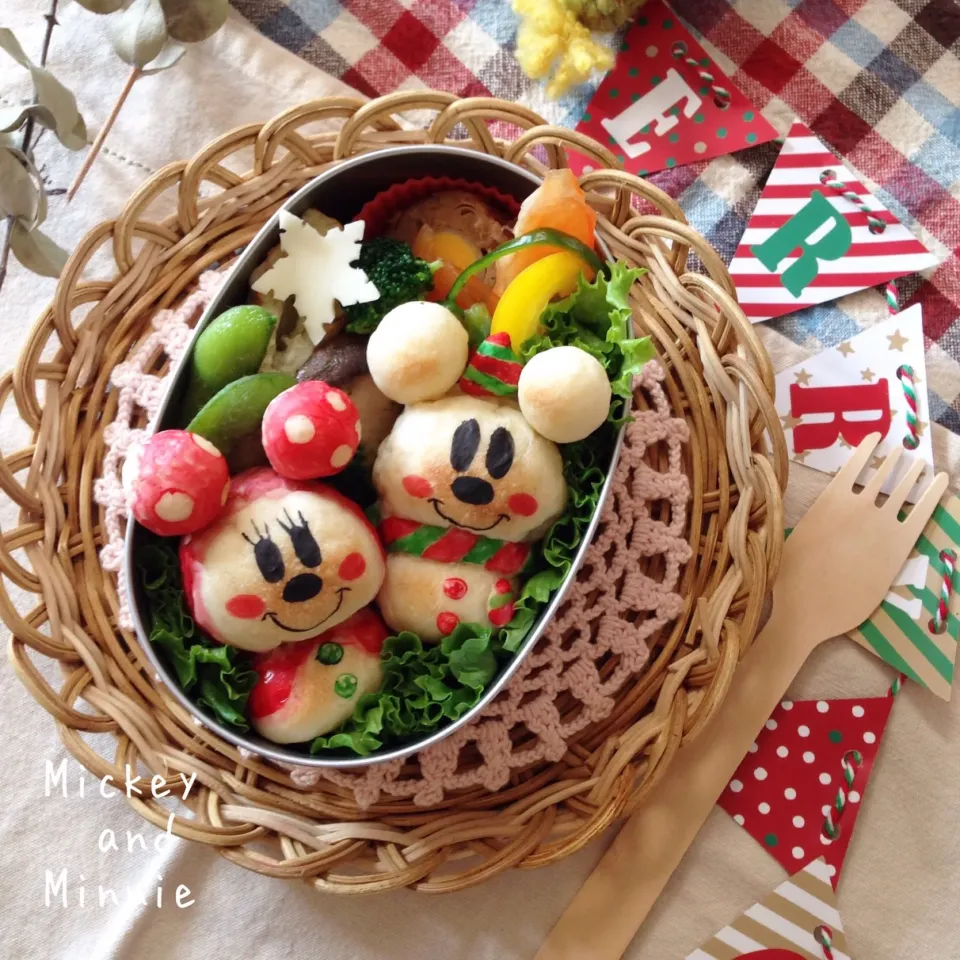 雪だるまなミッキー＆ミニーの幼稚園弁当💛 #こどもごはん  #子どものお弁当  #幼稚園弁当  #お弁当  #キャラ弁  #ミニーマウス  #ミニーちゃん  #ミニー  #ディズニー  #手捏ねパン  #手作りパン  #ミッキー  #ミッキーマウス  #雪だるま  #雪だるま弁当|Ayumi Furukawaさん