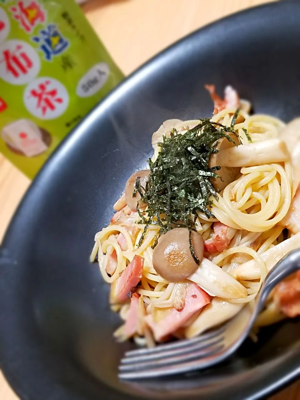 夕飯◎和風きのこパスタ🍄味付けはモニター当選の昆布茶で😋隠し味に柚子胡椒|しょちちさん