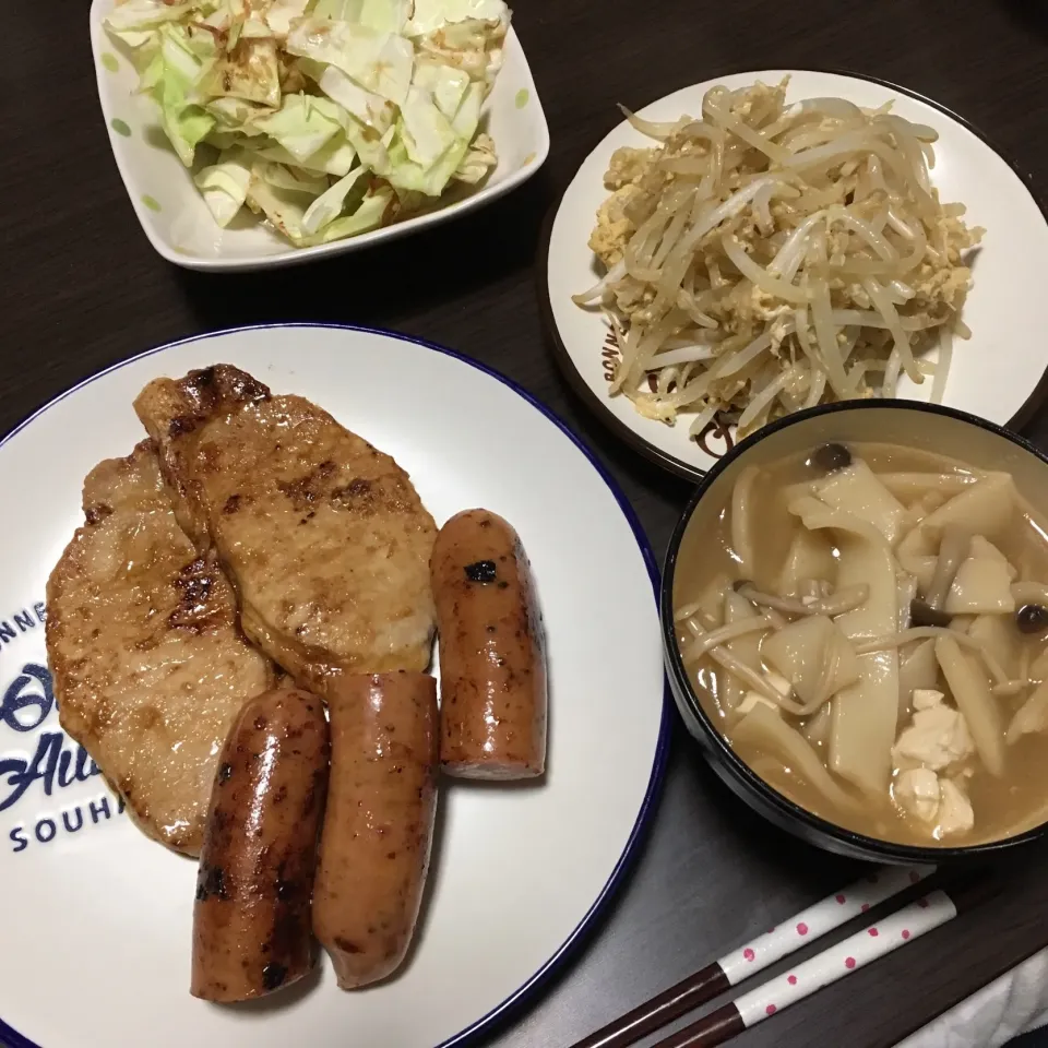 #煮込みうどん#塩キャベツ#卵ともやし炒め|はっしーさん