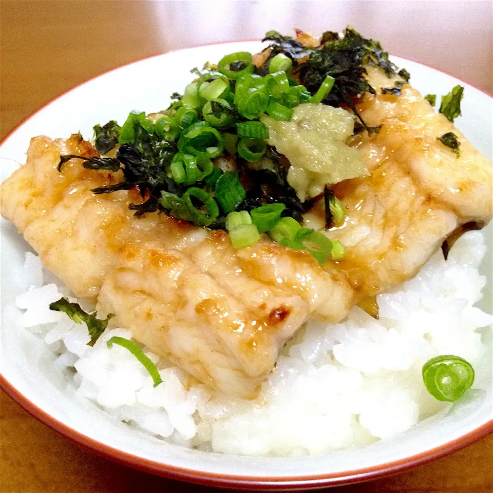 穴子の蒲焼き丼🎵自家製タレに漬けて焼いてみました🤗|まいりさん