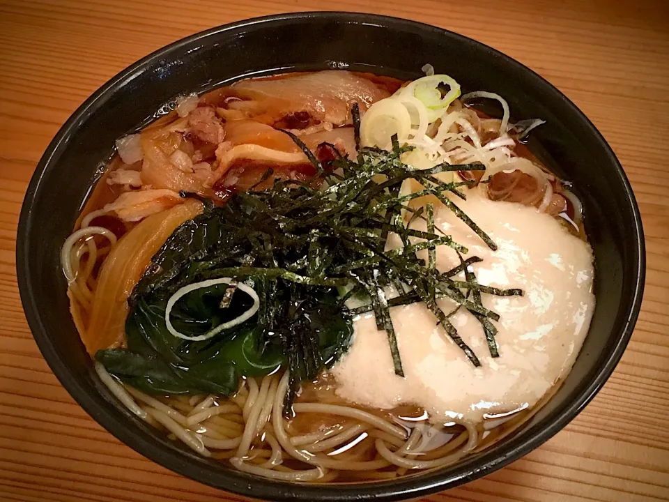 立食いそば手帳 名店120［首都圏編］がんぎ 新川二丁目店（八丁堀）とろろ肉蕎麦 171207|ゆうじ.さん