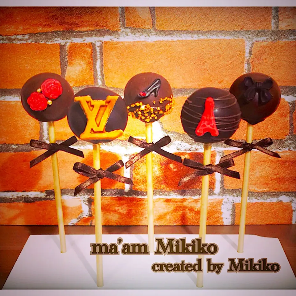 Snapdishの料理写真:LOUIS VUITTON cake pops|マダァムMikikoさん