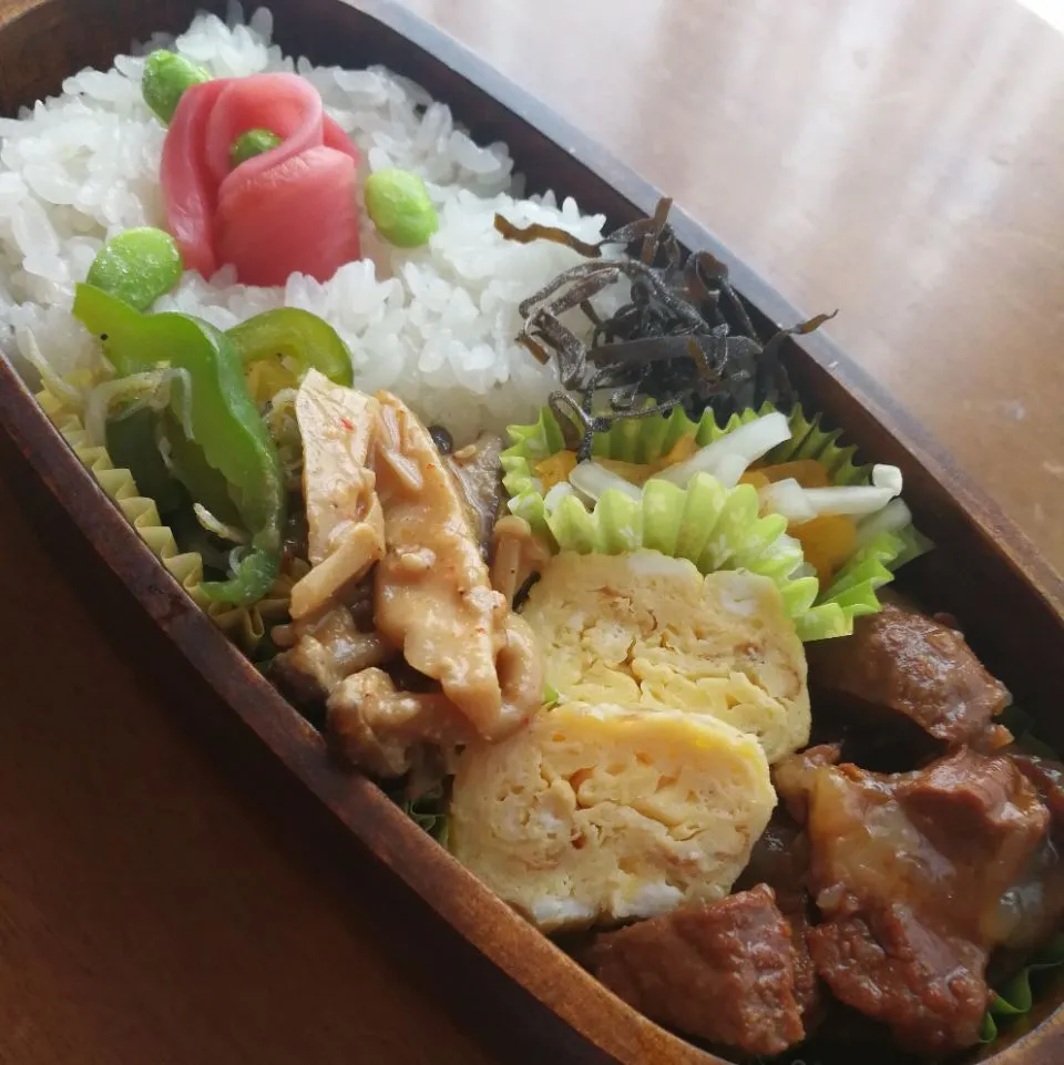 Snapdishの料理写真:鯨の大和煮缶でお弁当|はるさん