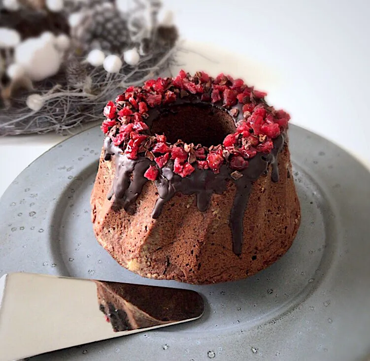 gateau au chocolat de nancy ロレーヌ地方ナンシーのガトーオショコラ クグロフ型で、クリスマスっぽくデコレーションしました🎄|pechemignonさん