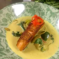 Snapdishの料理写真:Salmon green curry|chaboonさん