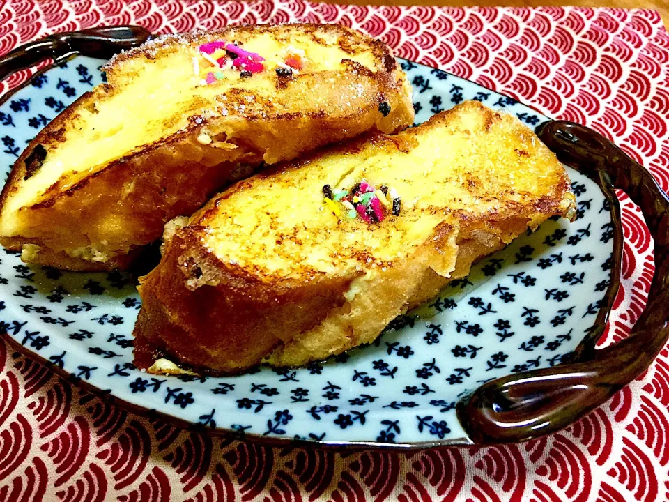 Snapdishの料理写真:フレンチトースト🥖🍯蜂蜜かけて💕|keikoさん