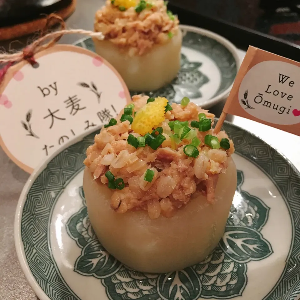 Snapdishの料理写真:もち麦入りツナ生姜葱味噌をのせた大根ʕ-̼͡-ʔ #大麦たのしみ隊  #もち麦  #はくばく【dec5;18】|七海さん