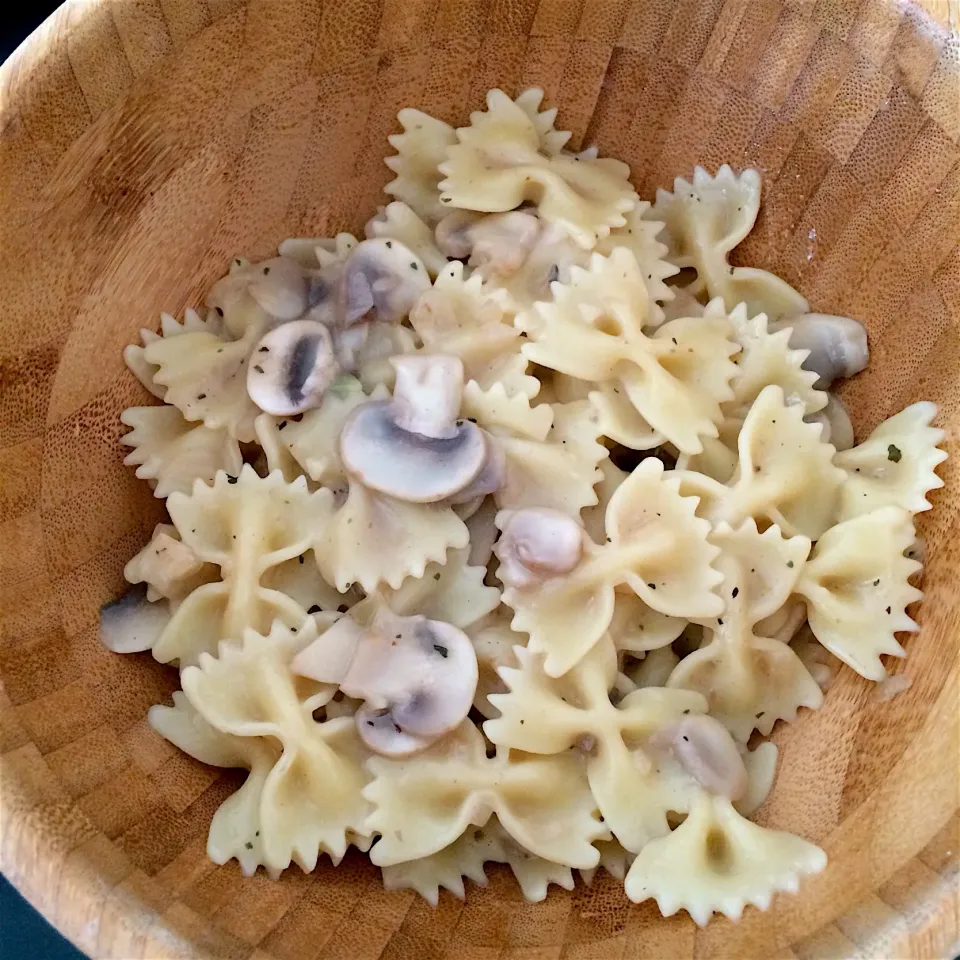 Farfalle, mushrooms and soy cream 🍄🍴|MissYumYumさん