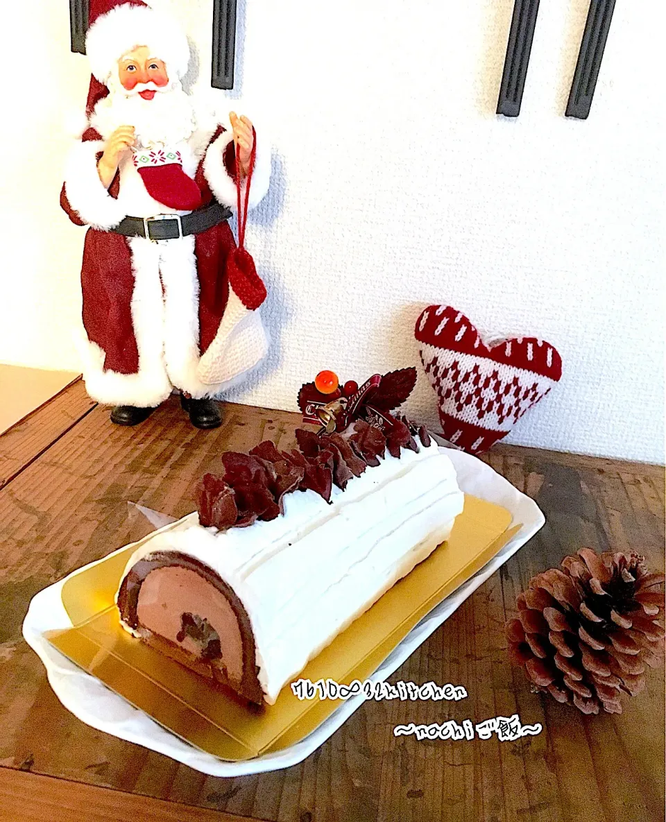 Snapdishの料理写真:ブッシュ・ド・ノエル
 #snapdish  #クリスマスパーティーグランプリ  #instafood  #cookingram #宅飲み会#Xmasケーキ|nachiさん