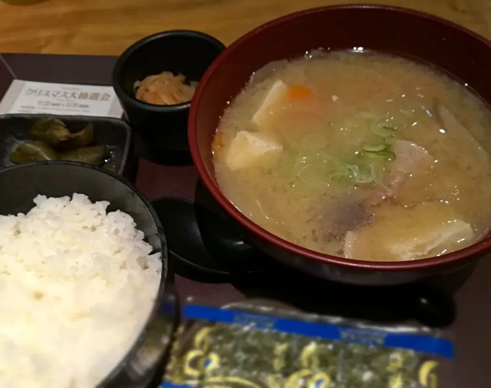 豚汁朝定食|ヴェローナのパン屋さんさん