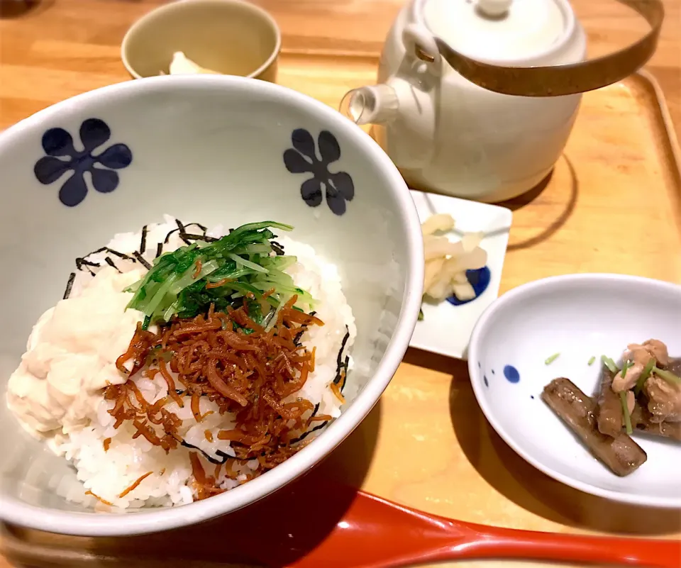 生湯葉とちりめん山椒のだし茶漬け|チカさん