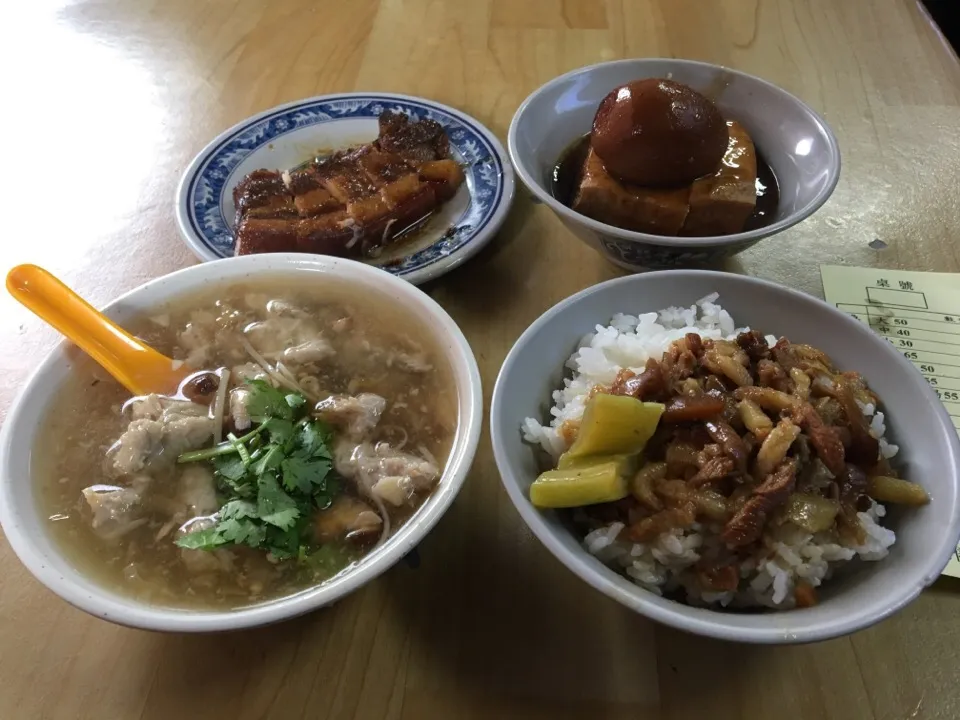 Snapdishの料理写真:魯肉飯+焢肉+魯鴨蛋+油豆腐+肉焿湯|PegaOさん