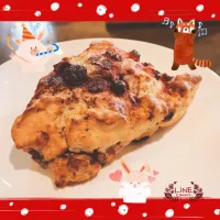 Snapdishの料理写真:American Scone Mixed Berries #starbucks  #starbuckscoffee  #lineapp  #linecamera|ModischStudioさん